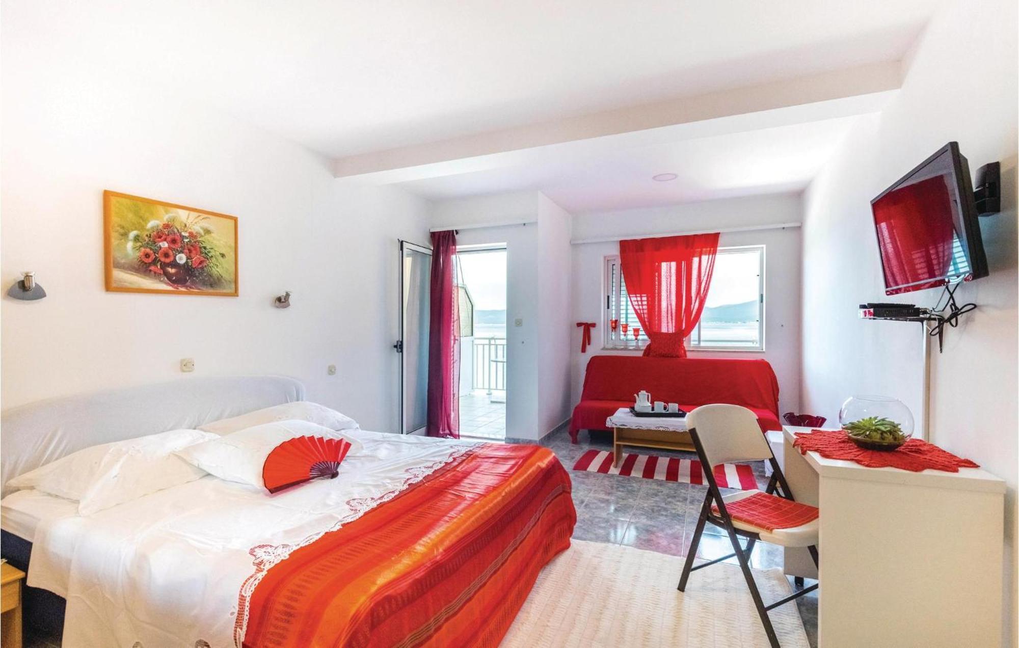 Awesome Apartment In Duba With Wifi Kültér fotó