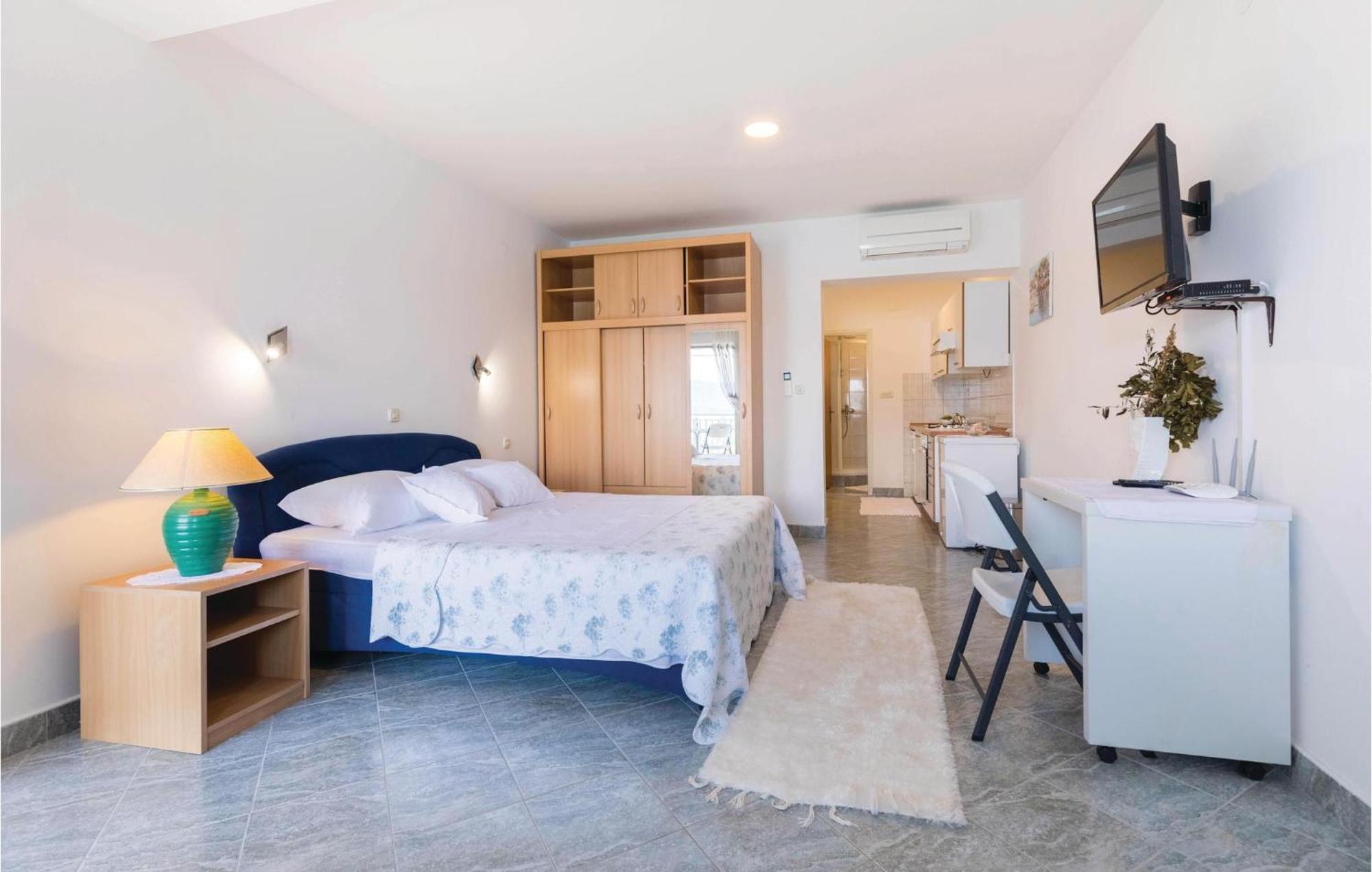 Awesome Apartment In Duba With Wifi Kültér fotó