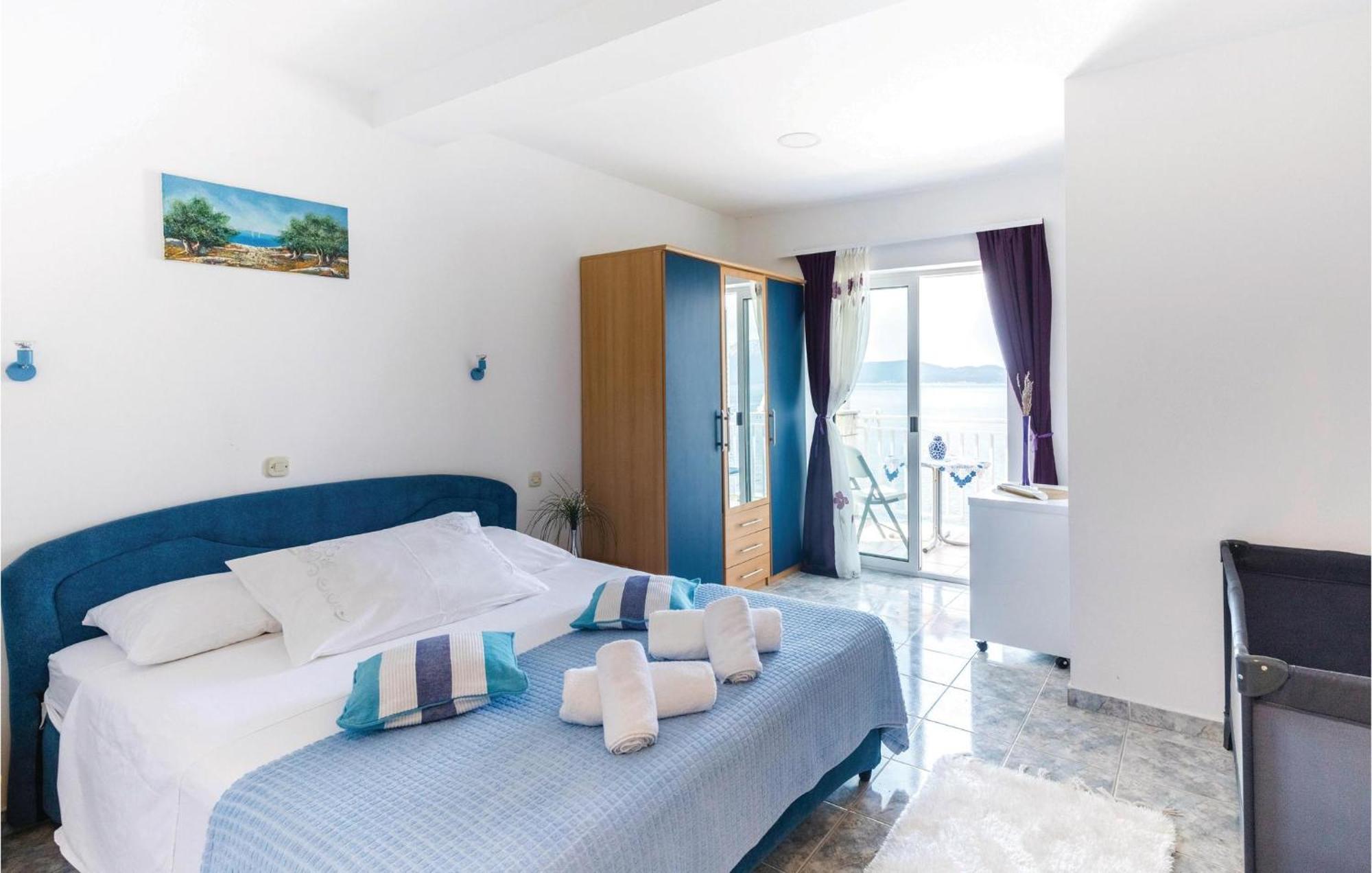Awesome Apartment In Duba With Wifi Kültér fotó